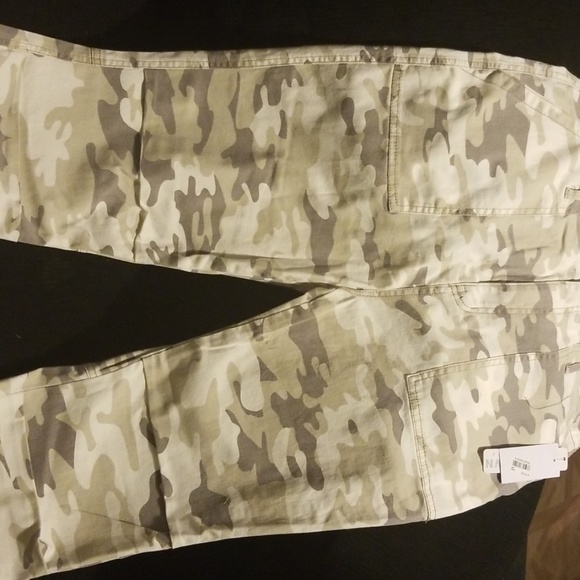 Womans pants - Picture 3 of 4